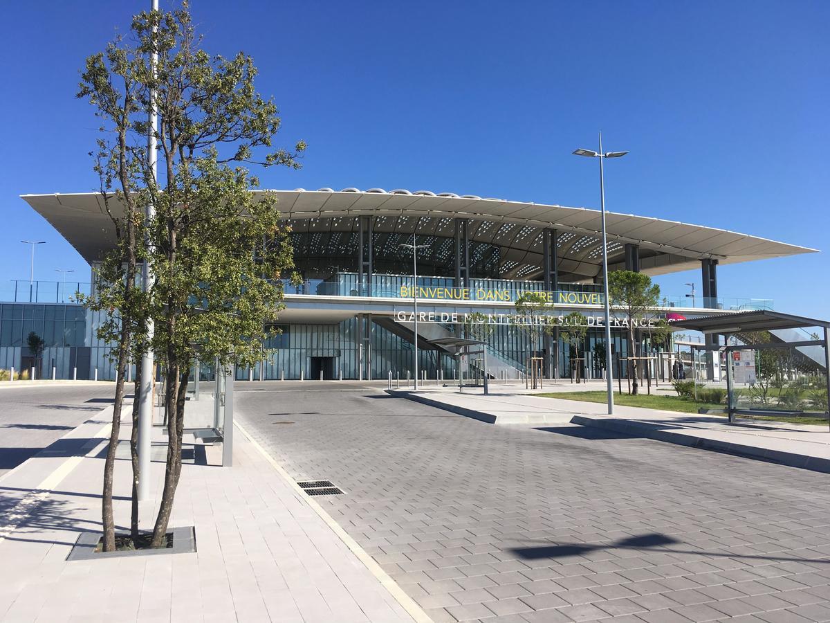 Kyriad Montpellier Aeroport - Gare Sud De France Mauguio Exterior foto
